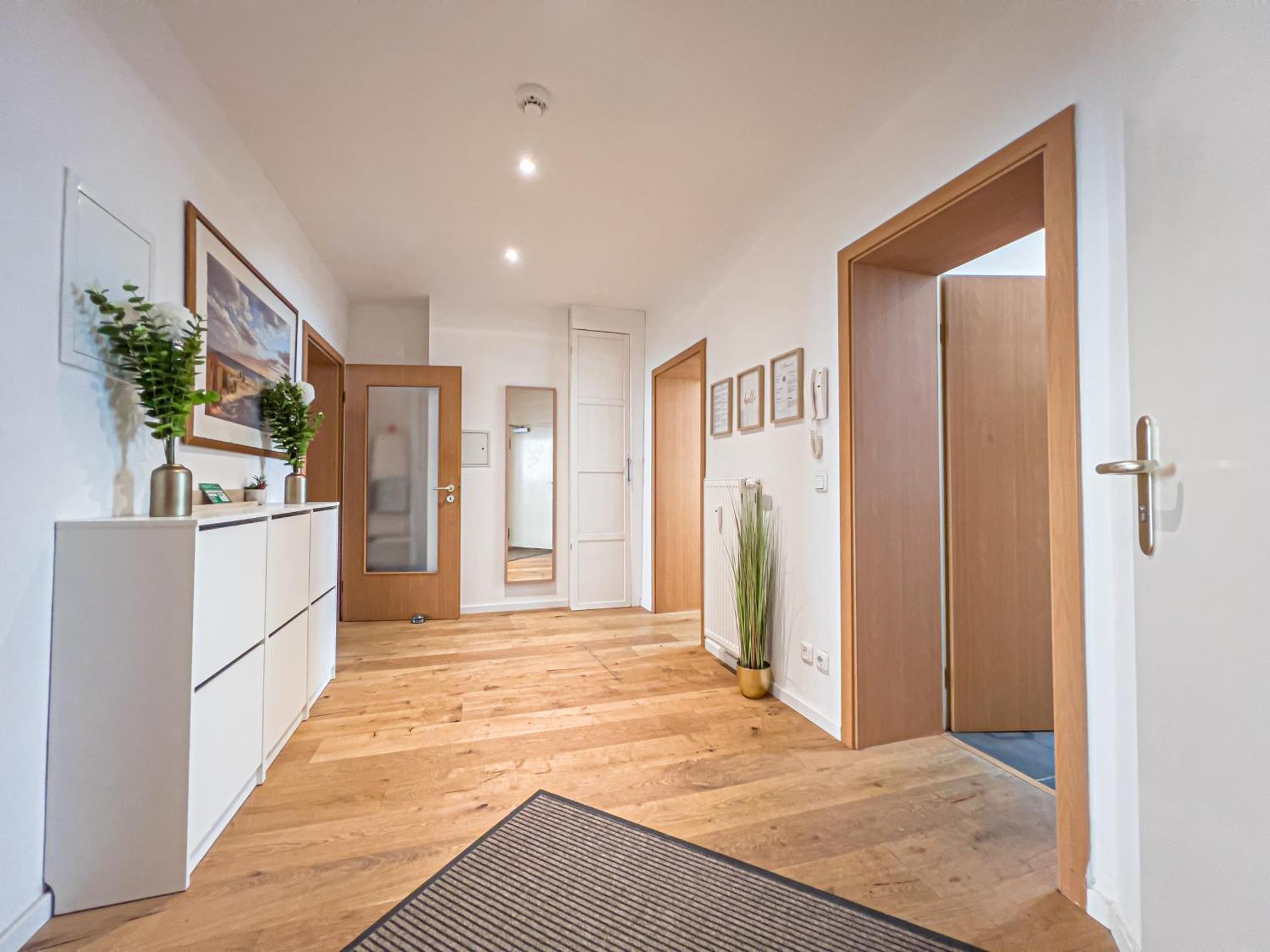Gemuetliche Mit 2 Schlafzimmern, Kostenfreiem Parkplatz, Modernem Bad, Kueche, Waschmaschine & Trockner Apartment
